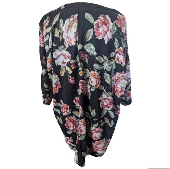Kim & Cami Cozy Floral 2X Tunic Long Sleeve Shirt - Picture 3 of 9